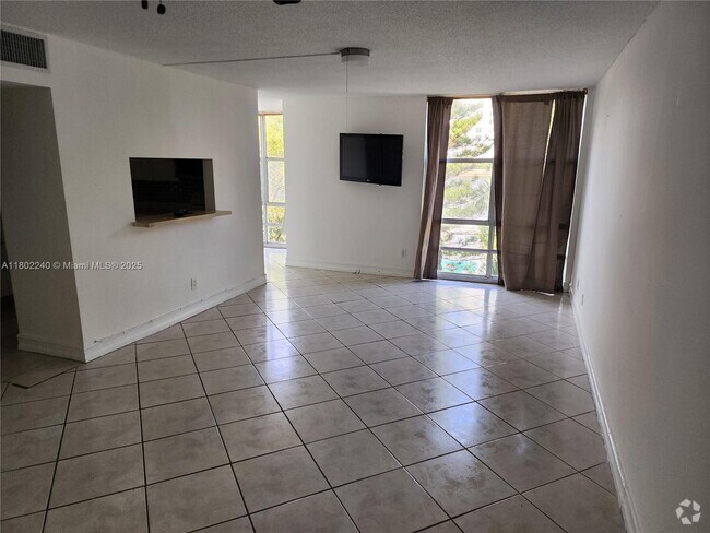 Building Photo - 200 172nd St Unit 417 Rental