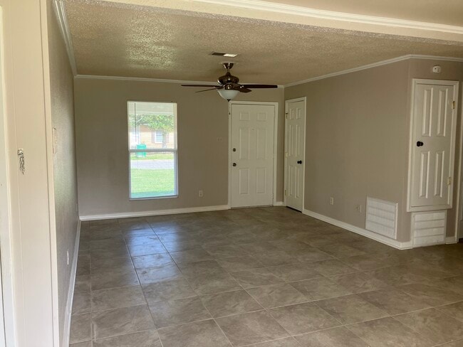 Photo - 7517 Madison Dr