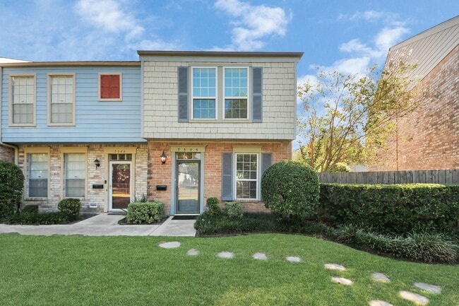 Building Photo - 7545 Brompton St Unit 7545