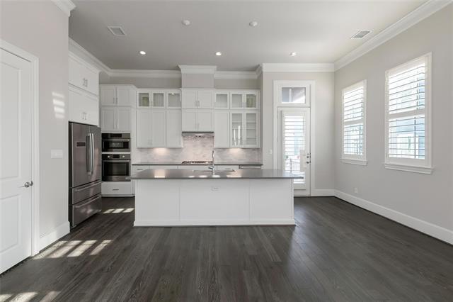 Photo - 700 Wooster Ln