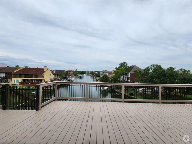 Building Photo - 25 Harbour Dr Unit B Rental