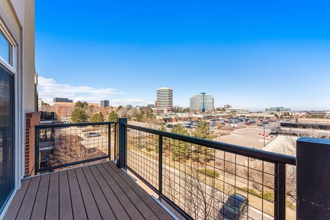 Building Photo - Penthouse level Condo in Greenwood Village!
