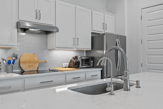 Photo - 16913 Adoro Dr