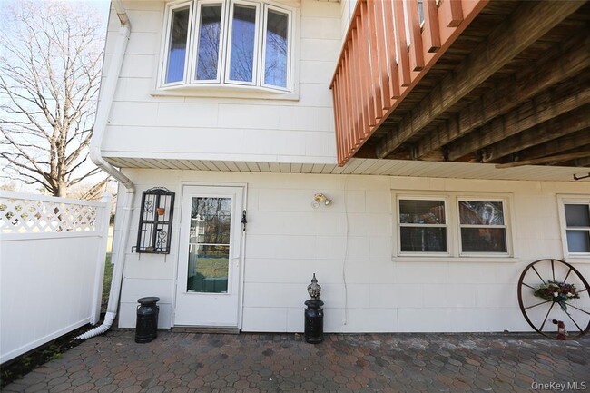 Photo - 40 Bluefields Ln