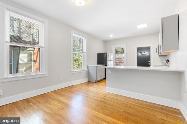 Photo - 1608 N Broom St Unit 6