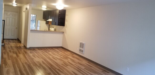 Photo - 654 Vernon St Unidad 6