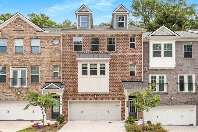 Building Photo - 3177 Clairebrooke Ave