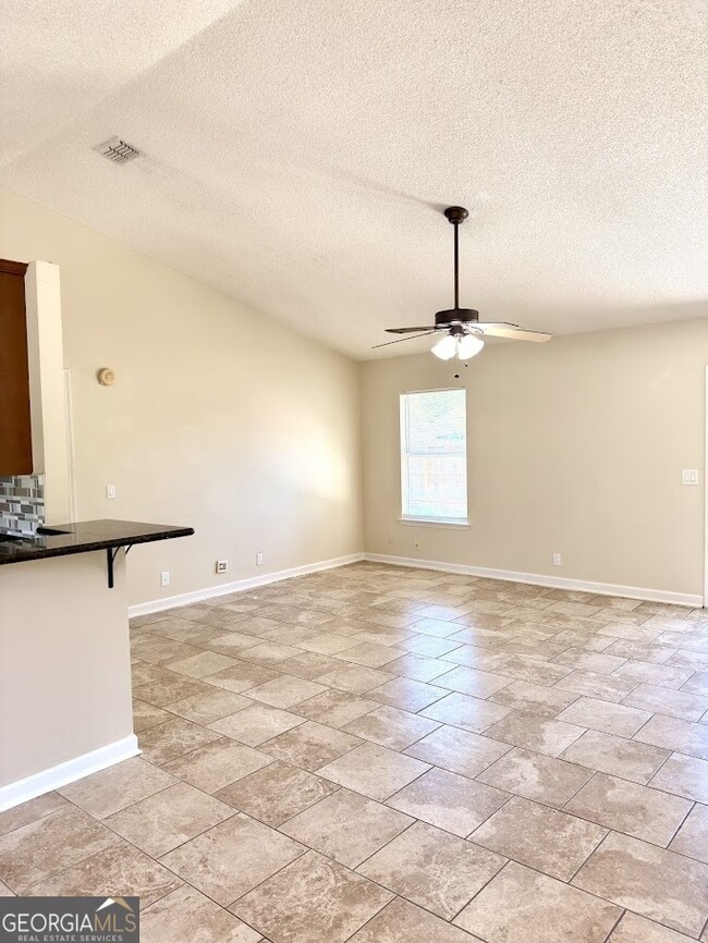Photo - 108 Almond Cir