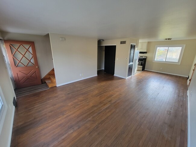 Photo - 444 N Henninger St