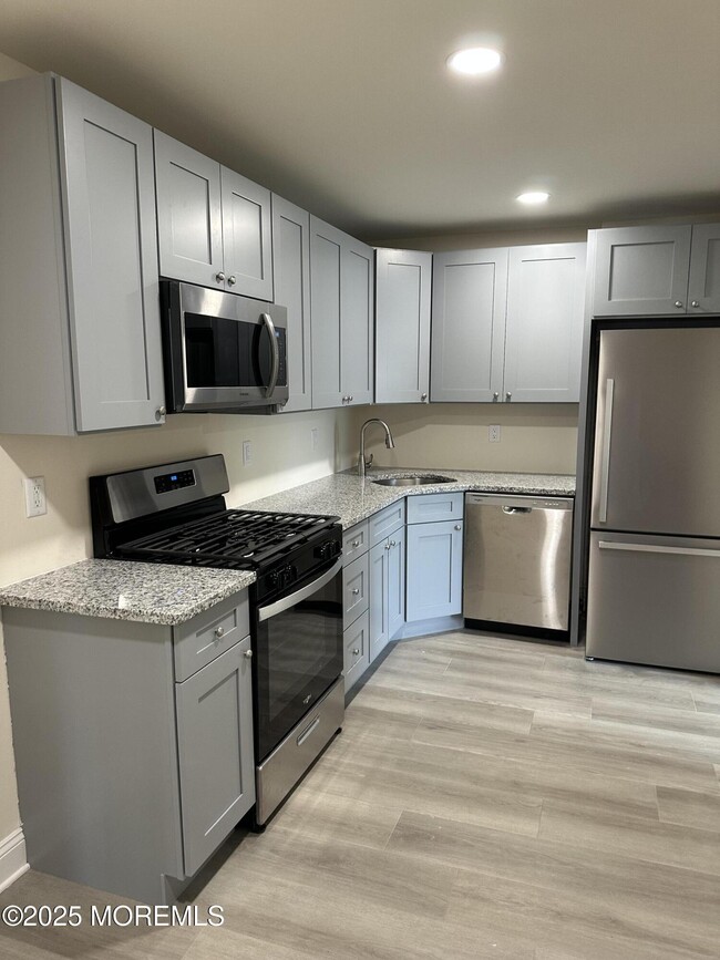 Photo - 77 Memorial Pkwy Apartamento Unidad 3
