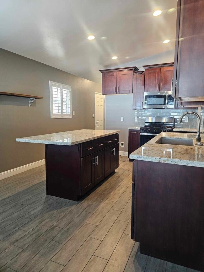 Photo - 2975 Robin Rd