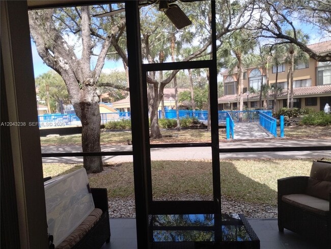 Building Photo - 15509 N Miami Lakeway Unit 102