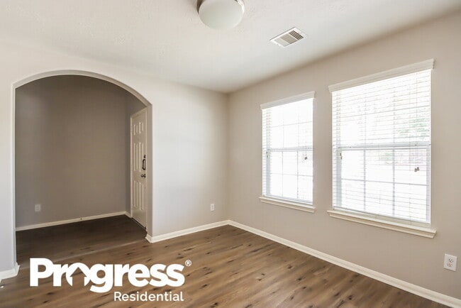 Photo - 808 Dragonfly Dr