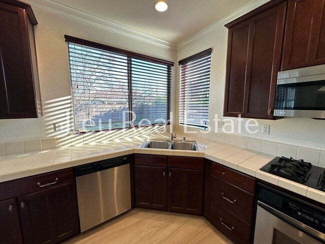 Photo - Lovely, 5bd, 3ba home in Serrano, with 3 c...