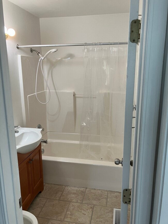 Photo - 1223 College Heights Dr Unit Apartment A