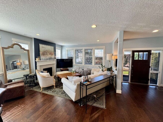 Photo - 12994 SW River Terrace Blvd