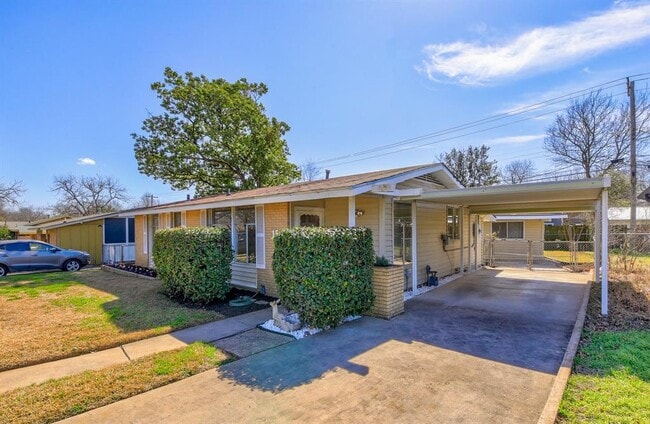 Photo - 1515 Corona Dr