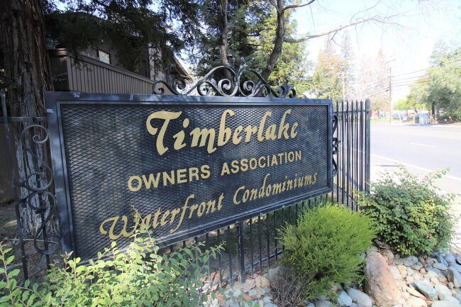 A Charming Timberlake 1bd/1ba Condo - Near... - A Charming Timberlake 1bd/1ba Condo - Near...