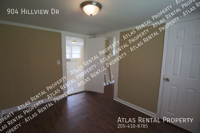 Photo - 904 Hillview Dr