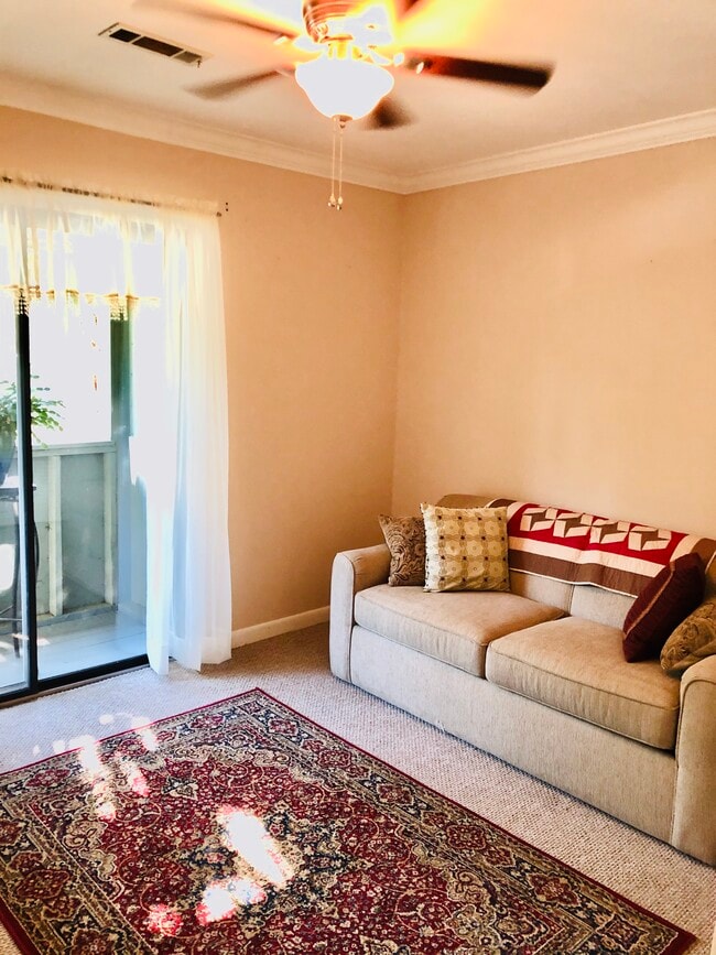 Building Photo - 1134 Village Creek Ln Unit 4