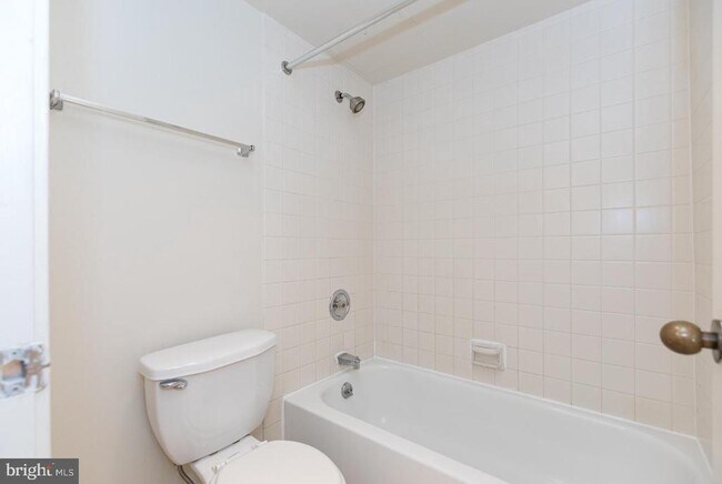 Photo - 2020 Walnut St Unidad 5M