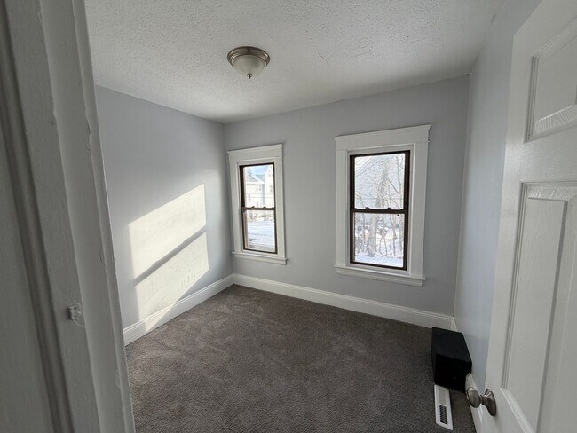 Photo - 3 bedroom Single Family House in Cleveland