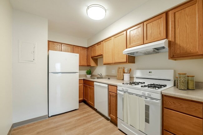 Photo - Franklin Manor Apartments