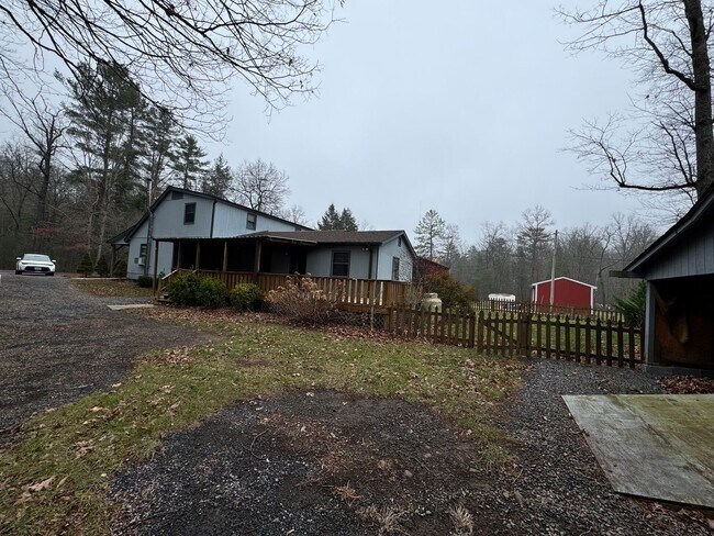 Photo - Rent free December ! Sign a lease in December and enjoy the rest of the month free!