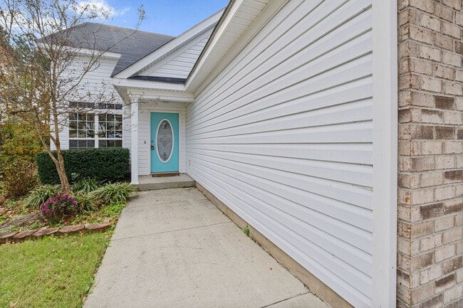 Photo - Grovetown home in pool community!