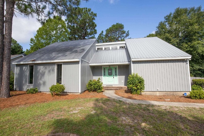 Photo - "Charming 3-Bedroom Retreat with Granite Touches and Cozy Fireplace on Winchester Rd!"