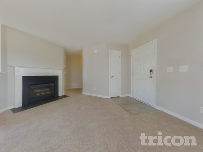 Photo - 119 W Waverly Pl Ct