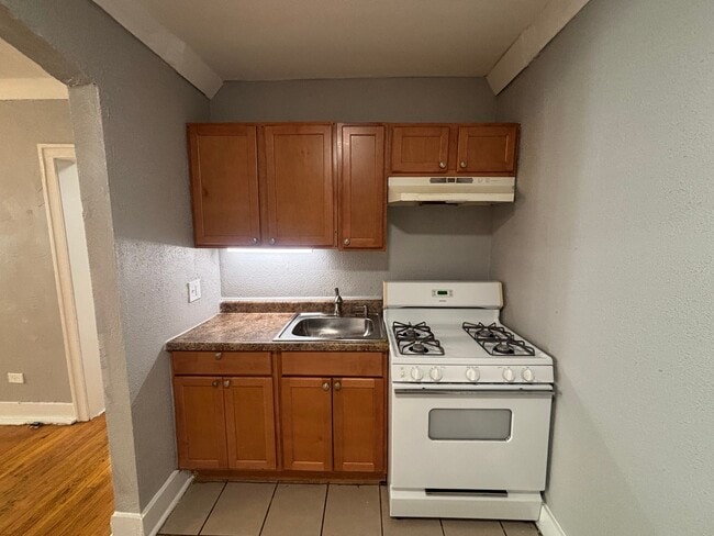 Building Photo - 9453 S Loomis St Unit 204