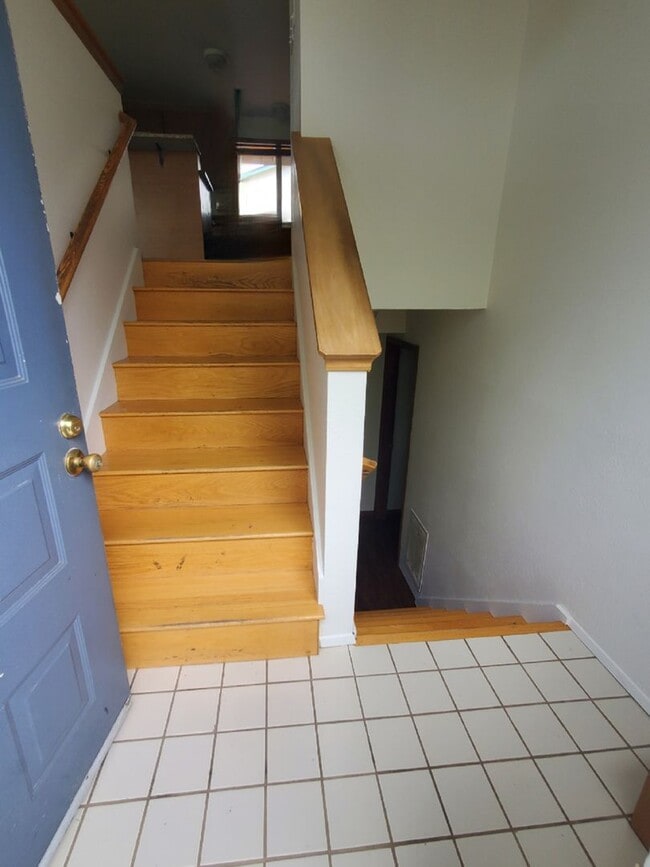Photo - **Apply by 10/15 for 2 Weeks Free Rent** K...