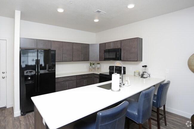 3BR, 2BA - Arrowhead
