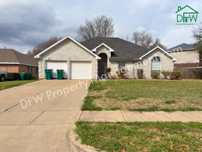 Building Photo - Charming Single-Story Home with Fireplace & Island Kitchen in Cedar Hill!