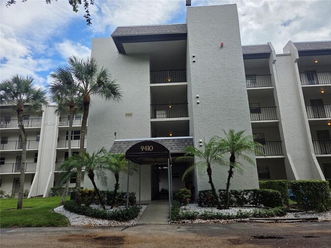 Building Photo - 9410 Poinciana Pl Unit 408 Rental