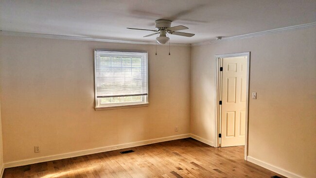 Photo - 1712 Azalea Dr