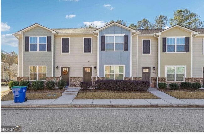 Building Photo - 4420 Pinscher St