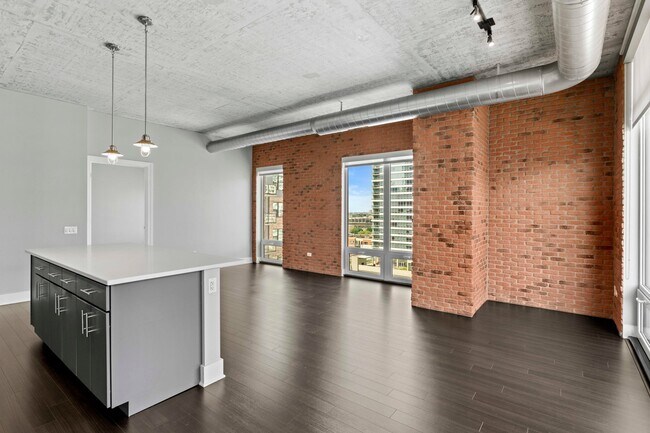 Photo - 114 W Polk St