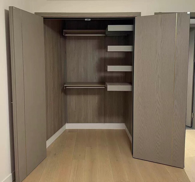 Building Photo - 6 Garfield Pl Unit 206