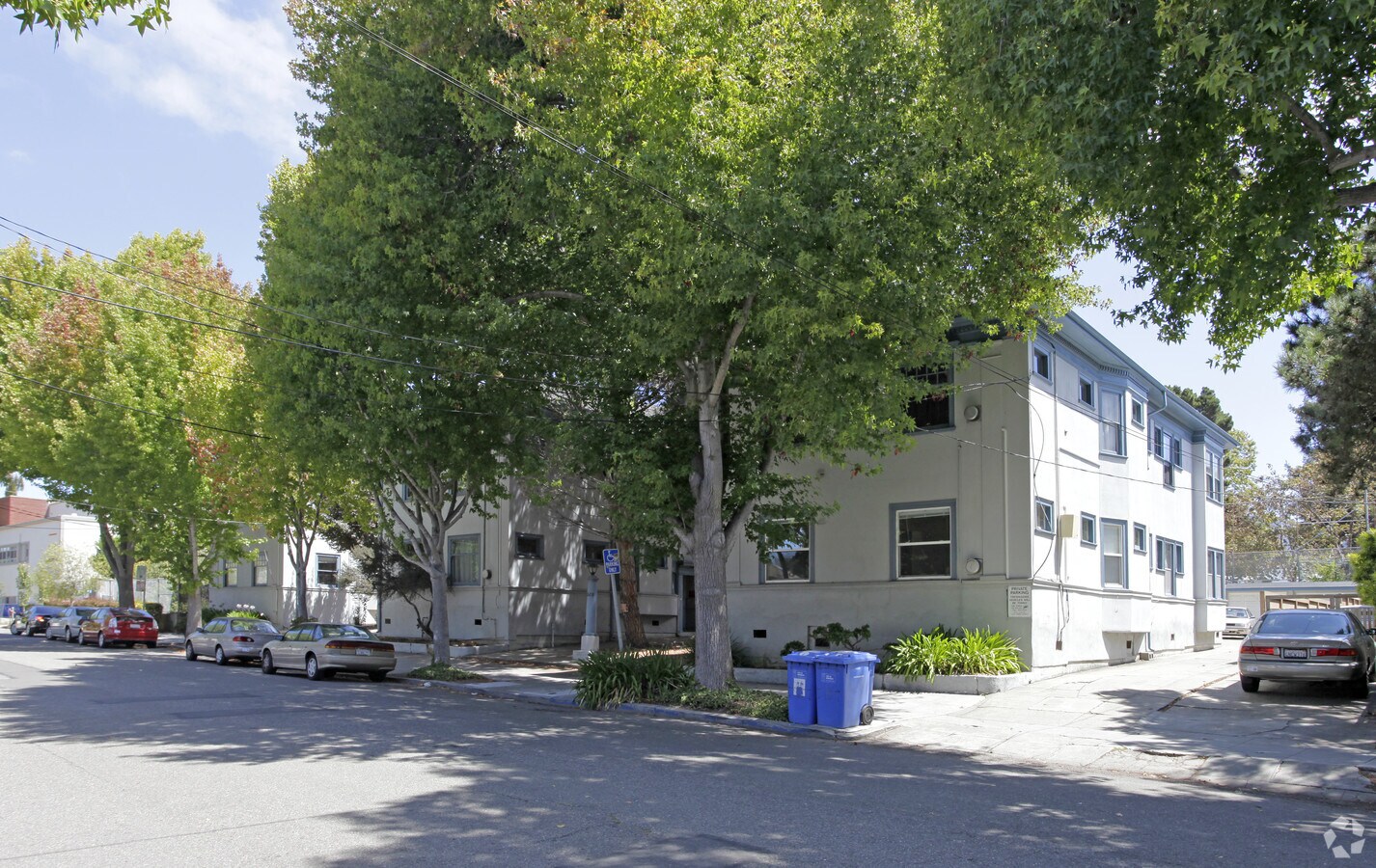 2325 Mckinley Ave - 2325 Mckinley Ave Apartments