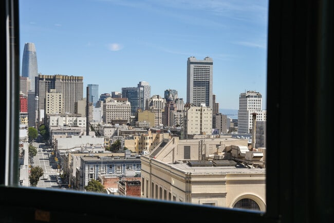 Photo - 1 Daniel Burnham Court Unit 407