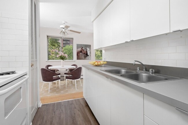 Photo - 441 W. Barry