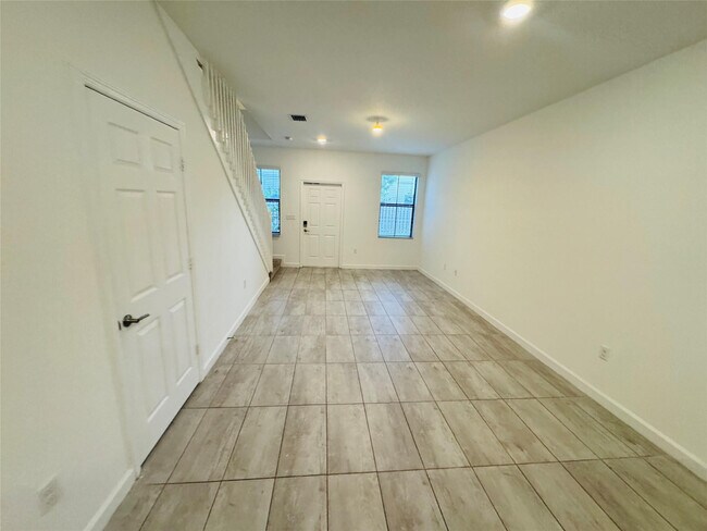 Photo - 1606 SW 28th Ct