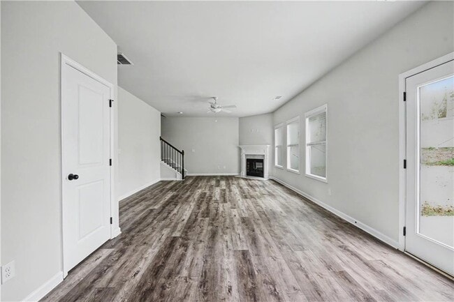 Photo - 290 Fox Crk Dr