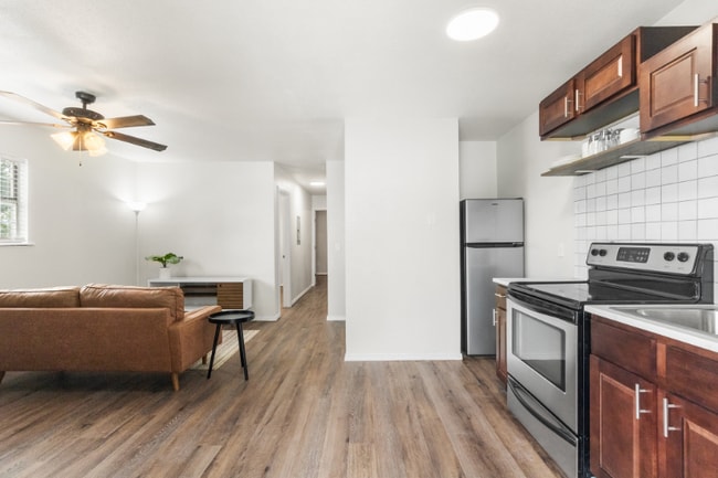 Building Photo - 901 N Gaskill St Rental