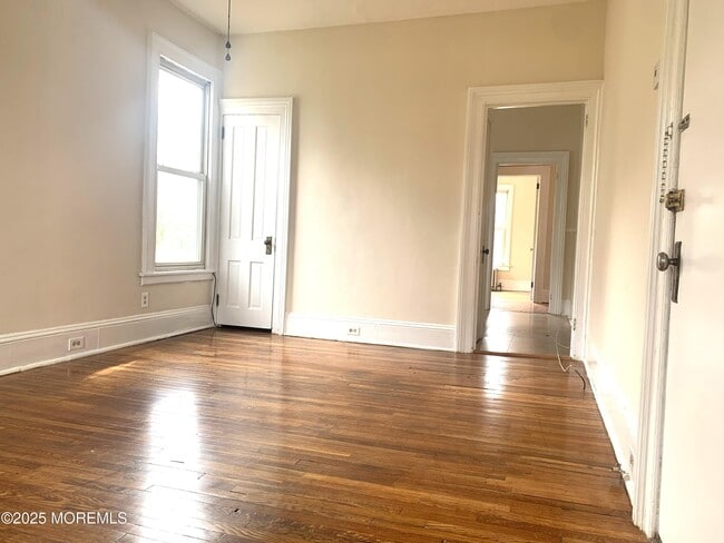 Photo - 207 Woodbridge Ave Unit A