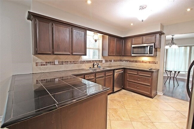 Photo - 2074 Shadow Rock Dr
