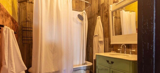 Photo - 5 Bedroom/3.5 Bath home