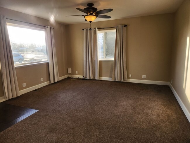 Photo - 313 E Main St